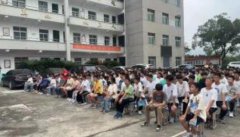 乡村学校的现状也不容乐观学生成长的软环境更是堪忧