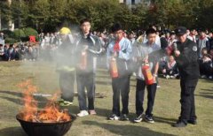 食堂办公室教室等不同的场所需要使用的灭火器是不同