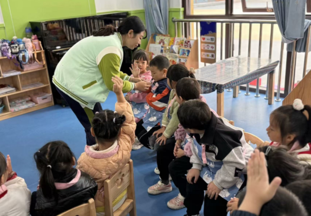 专业化活动生活化共育常态化系统培育幼儿的核心素养 专业化活动生活化共育常态化系统培育幼儿的核心素养